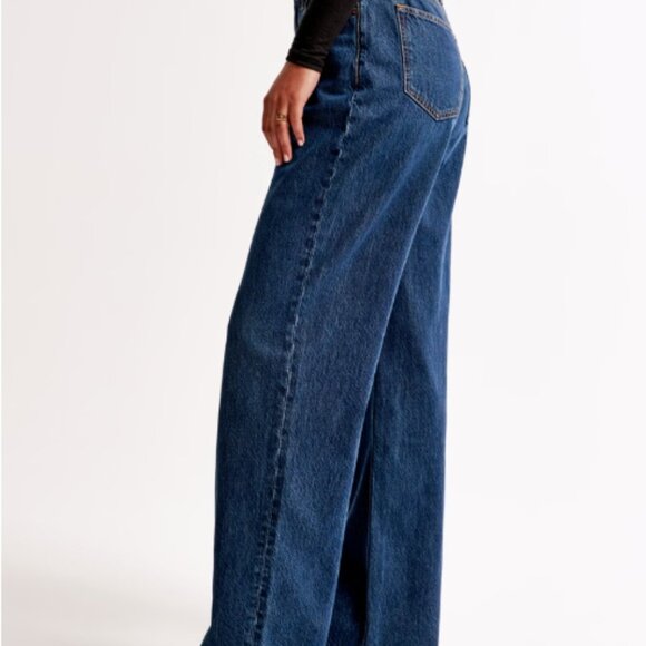 Curve Love High Rise Loose Jean - Picture 2 of 5